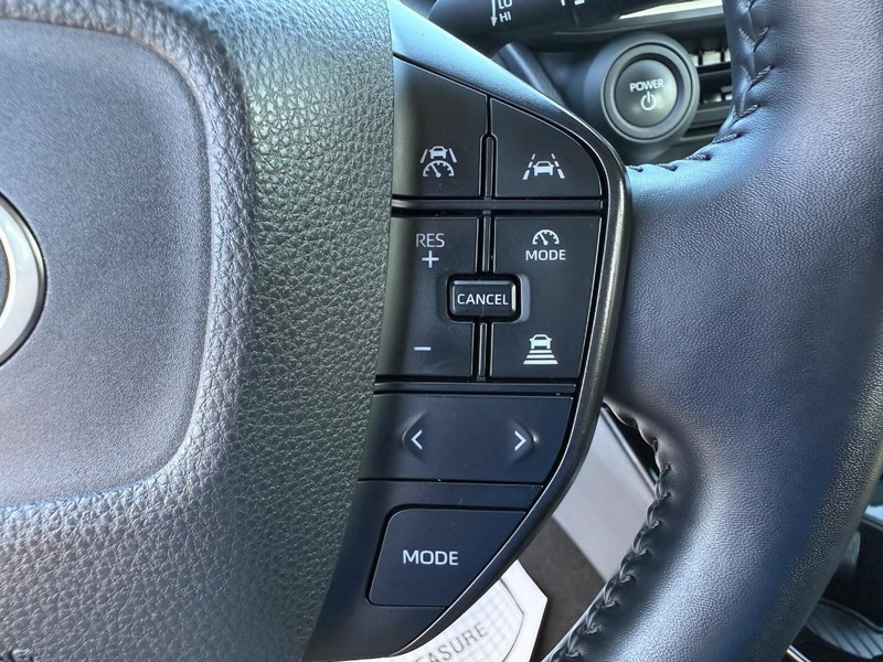 Toyota Prius Vehicle Image 14