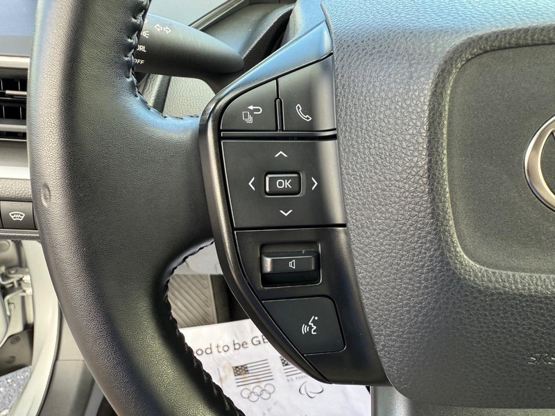 Toyota Prius Vehicle Image 13