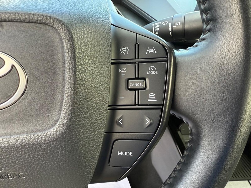 Toyota Prius Vehicle Image 14