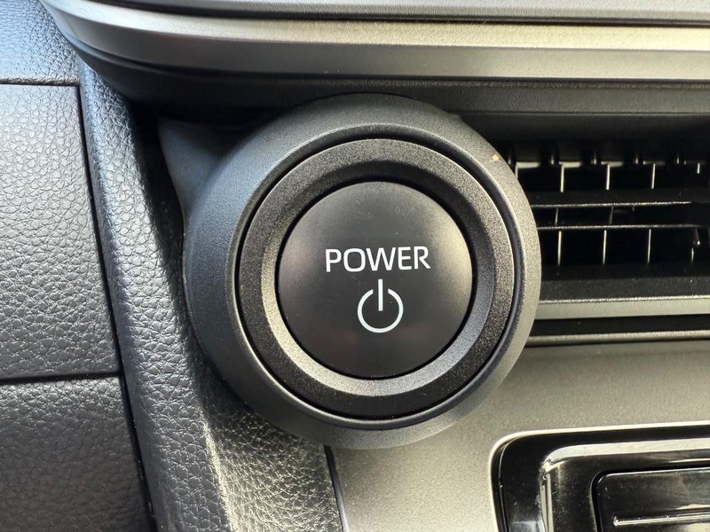 Toyota Prius Vehicle Image 15