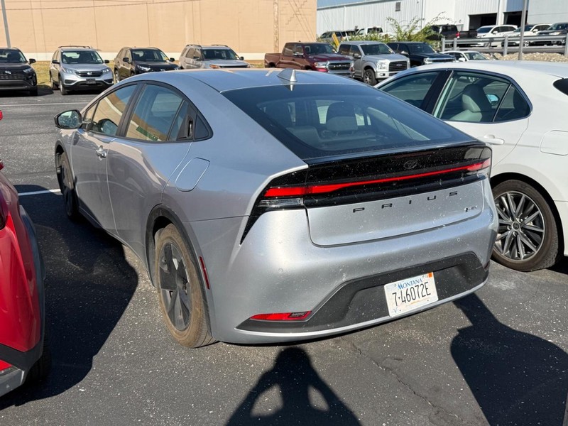 Toyota Prius Vehicle Image 03