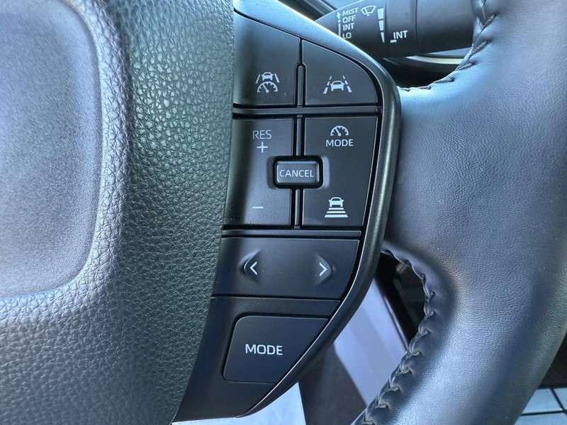 Toyota Prius Vehicle Image 14