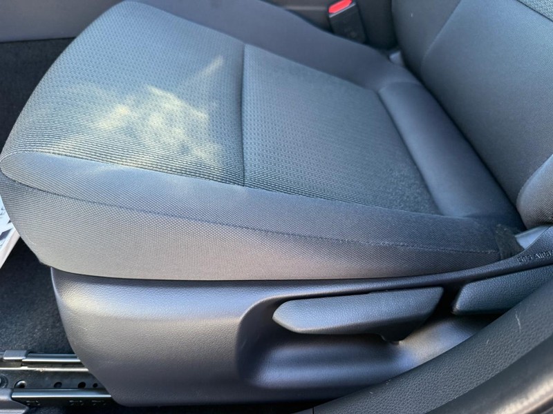 Toyota Prius Vehicle Image 24