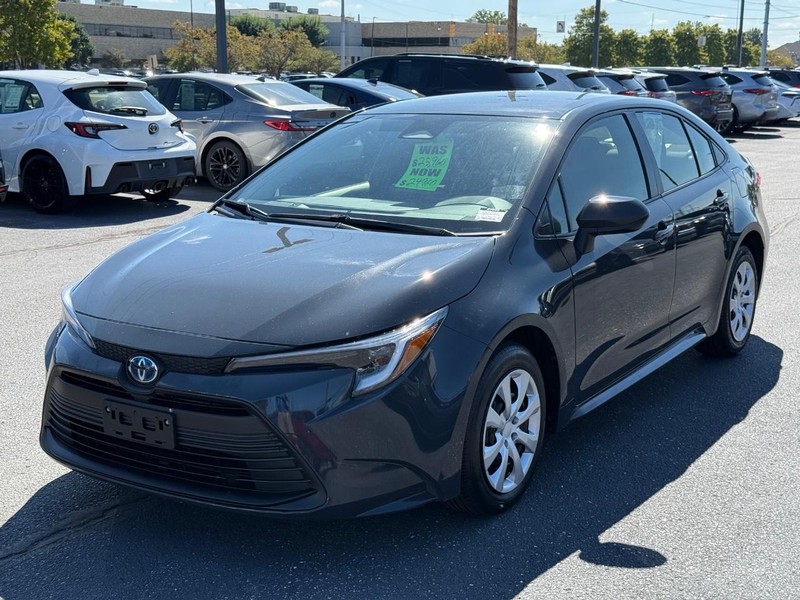Toyota Corolla Hybrid Vehicle Image 08