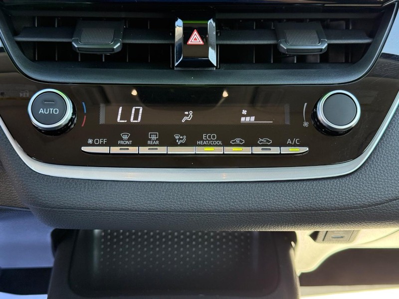 Toyota Corolla Hybrid Vehicle Image 17