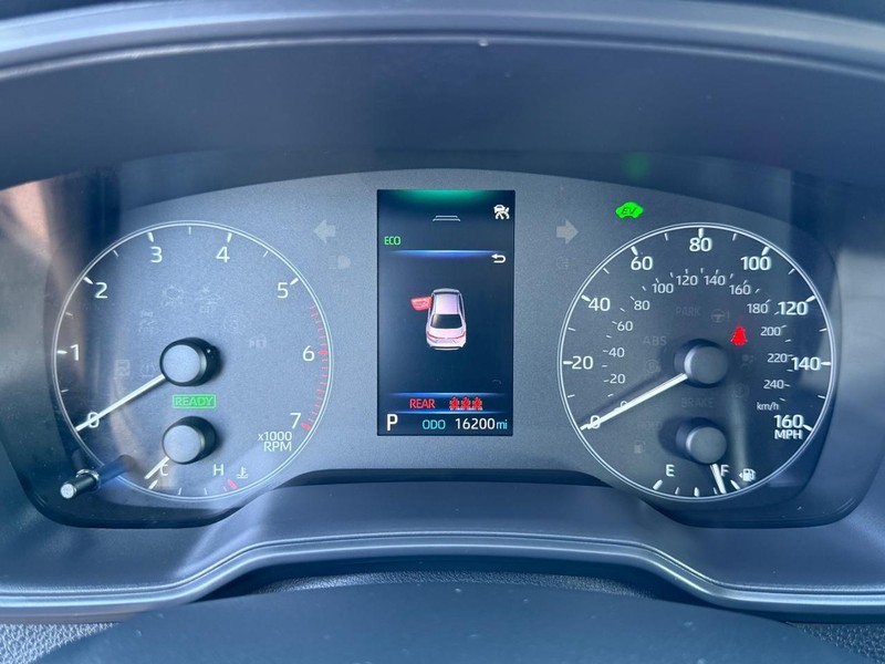 Toyota Corolla Hybrid Vehicle Image 20