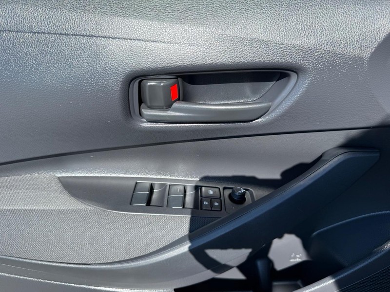 Toyota Corolla Hybrid Vehicle Image 22