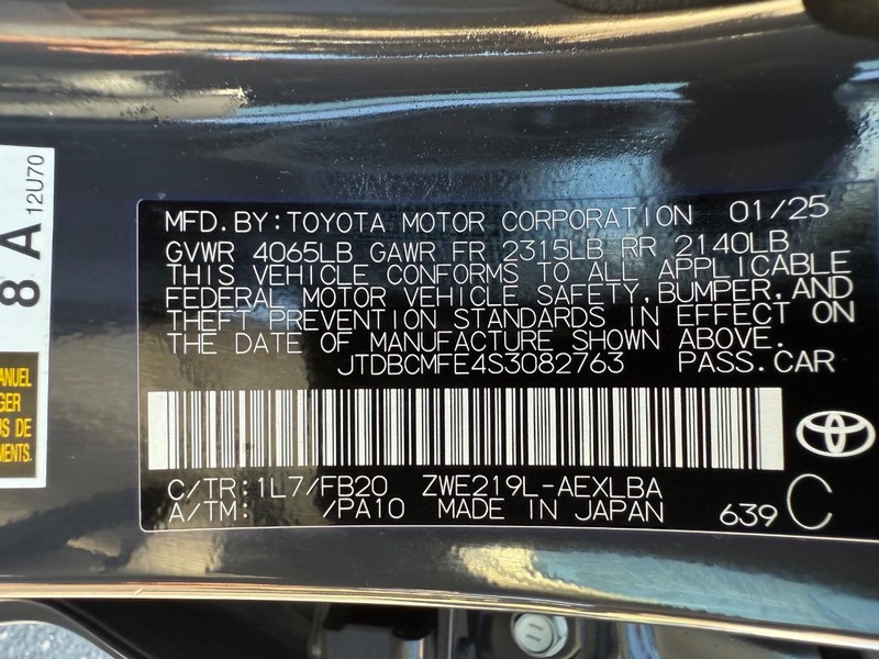 Toyota Corolla Hybrid Vehicle Image 24