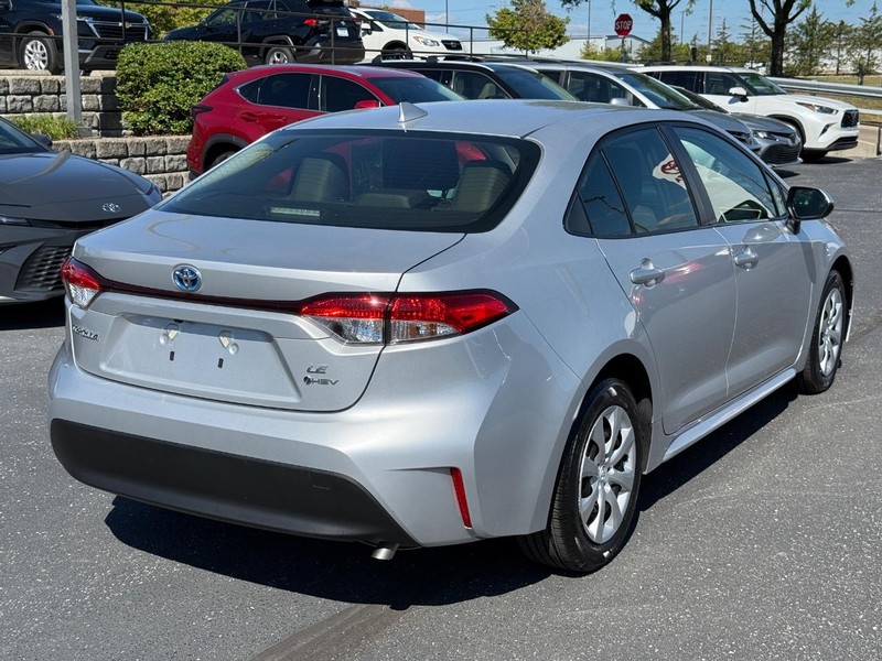 Toyota Corolla Hybrid Vehicle Image 03