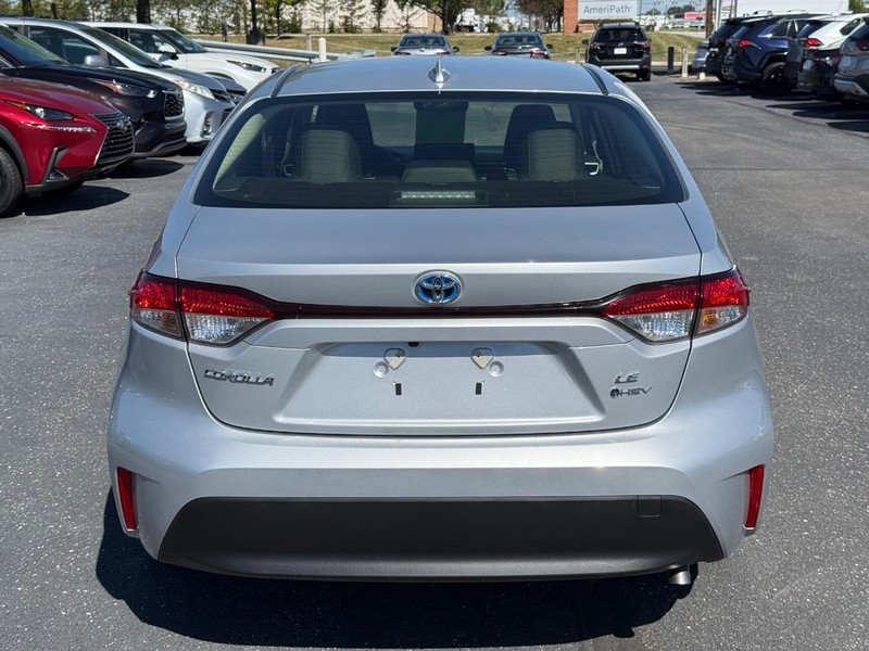 Toyota Corolla Hybrid Vehicle Image 04