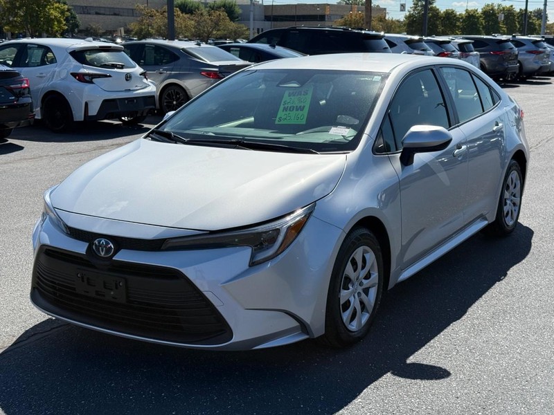 Toyota Corolla Hybrid Vehicle Image 08