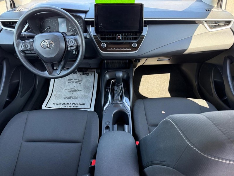 Toyota Corolla Hybrid Vehicle Image 11