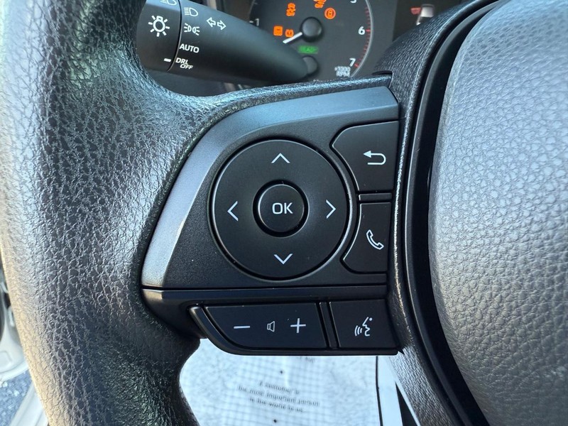Toyota Corolla Hybrid Vehicle Image 13
