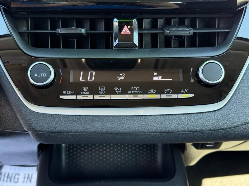 Toyota Corolla Hybrid Vehicle Image 17