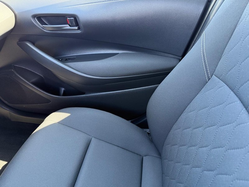 Toyota Corolla Hybrid Vehicle Image 19