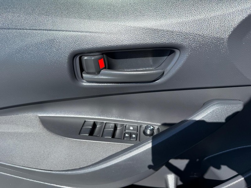 Toyota Corolla Hybrid Vehicle Image 22