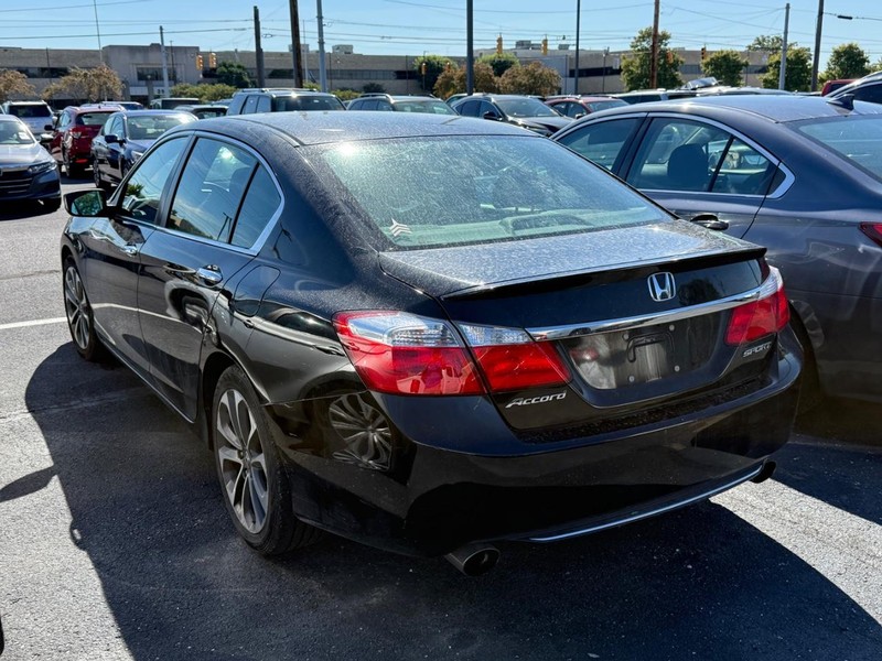 Honda Accord Sedan Vehicle Image 03