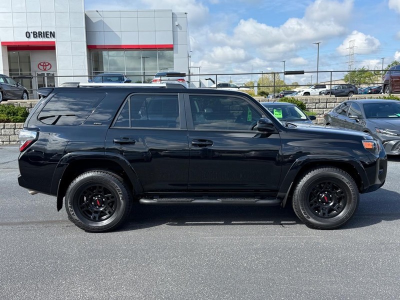 Toyota 4Runner Vehicle Image 02