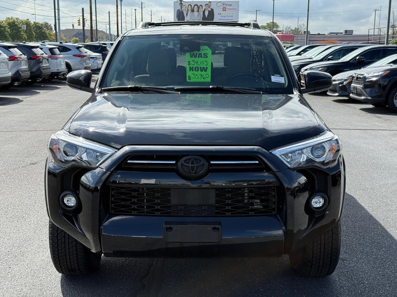 Toyota 4Runner Vehicle Image 09