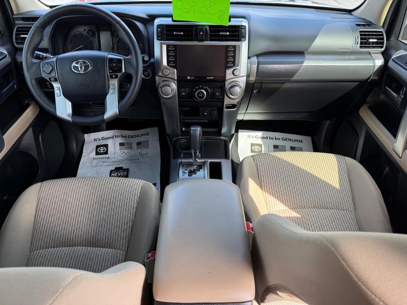 Toyota 4Runner Vehicle Image 11