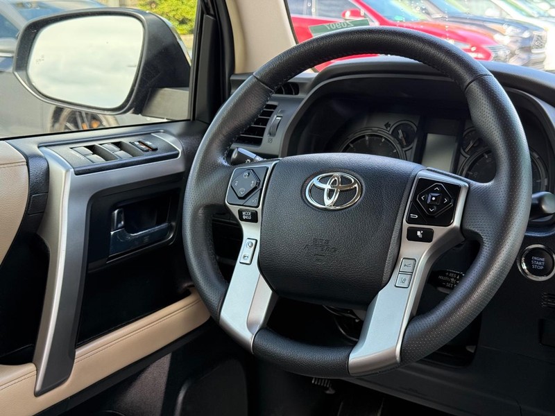 Toyota 4Runner Vehicle Image 12