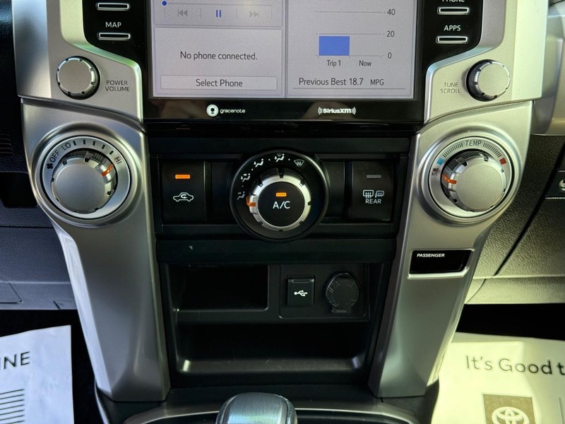 Toyota 4Runner Vehicle Image 18
