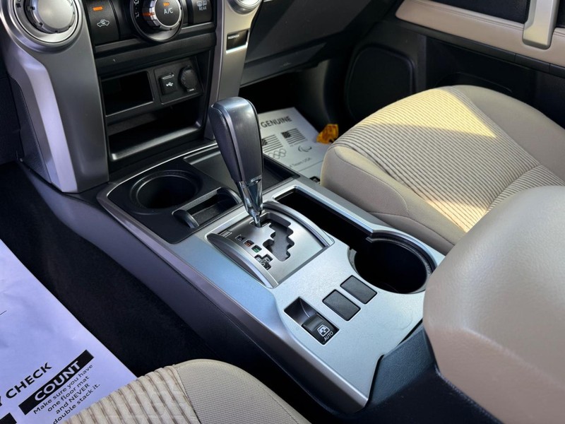 Toyota 4Runner Vehicle Image 19