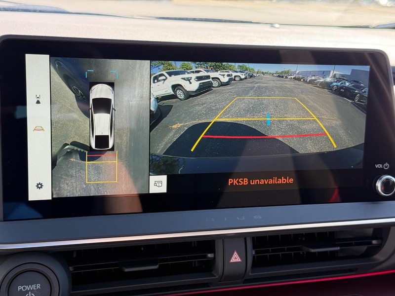 Toyota Prius Plug-In Hybrid Vehicle Image 12