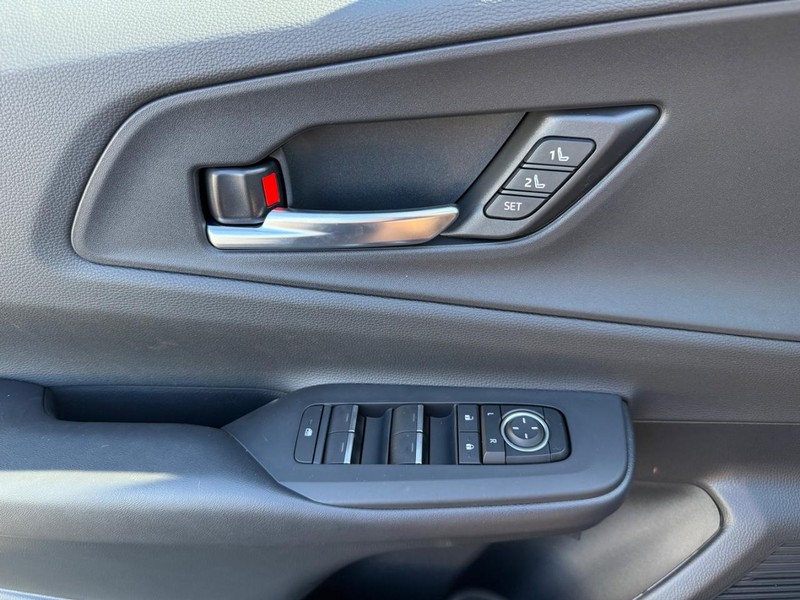 Toyota Prius Plug-In Hybrid Vehicle Image 18