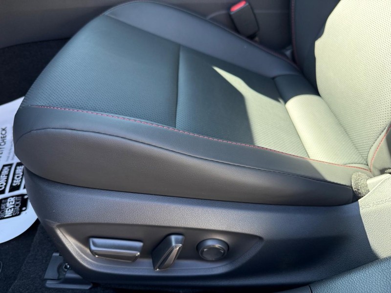 Toyota Prius Plug-In Hybrid Vehicle Image 19