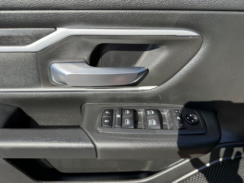 Ram 1500 Vehicle Image 24