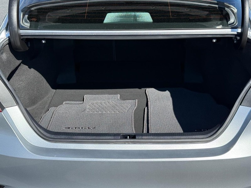 Toyota Camry Hybrid Vehicle Image 07