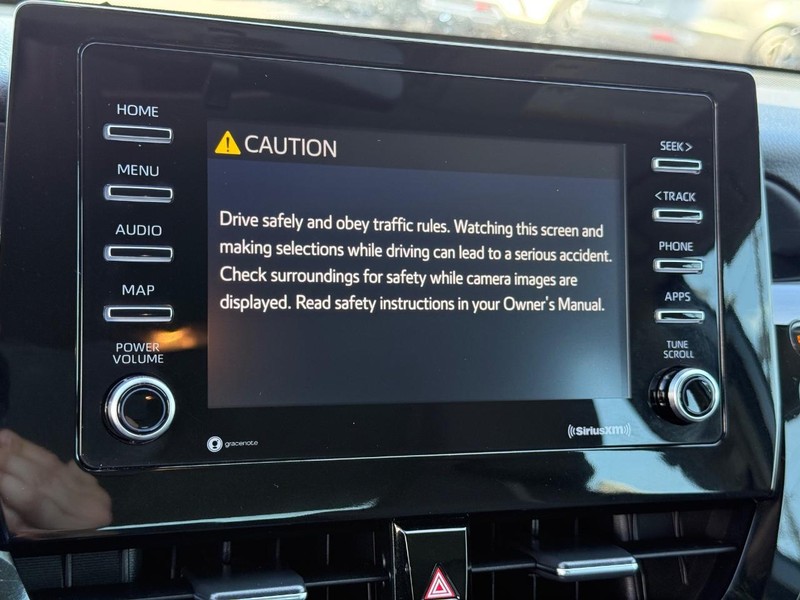 Toyota Camry Hybrid Vehicle Image 16