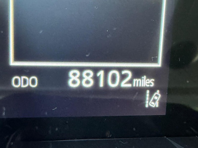 Toyota Camry Hybrid Vehicle Image 22