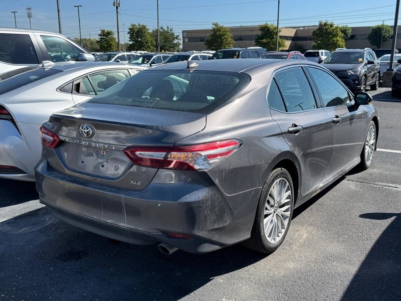 Toyota Camry Vehicle Image 04