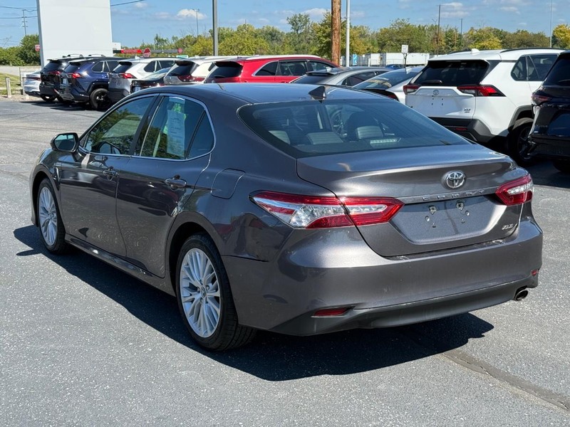 Toyota Camry Vehicle Image 05