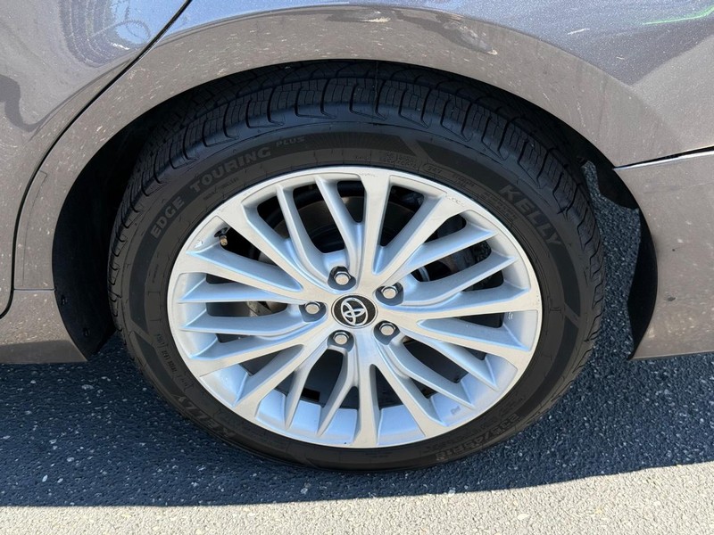 Toyota Camry Vehicle Image 06