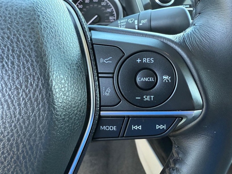 Toyota Camry Vehicle Image 14