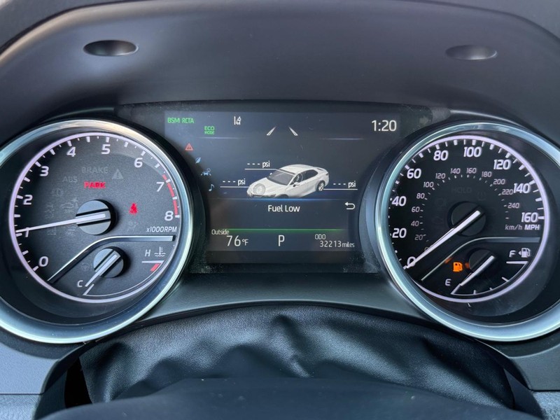 Toyota Camry Vehicle Image 21