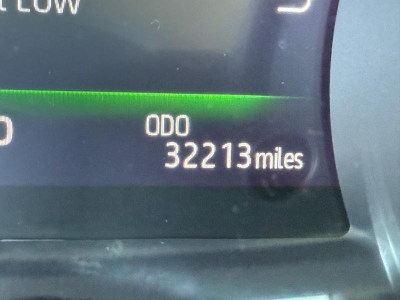 Toyota Camry Vehicle Image 22