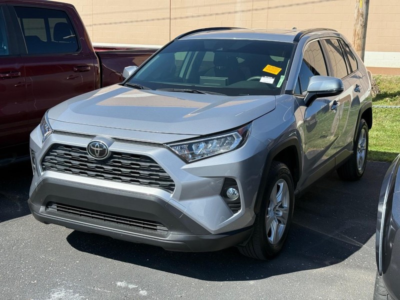 Toyota RAV4 Vehicle Image 02
