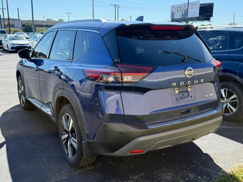 Nissan Rogue Vehicle Image 03