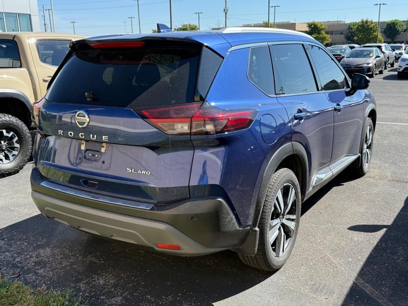 Nissan Rogue Vehicle Image 04