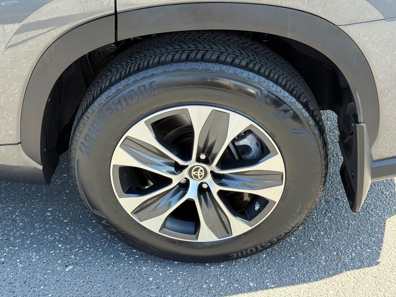 Toyota Highlander Vehicle Image 06