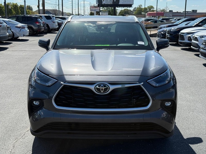 Toyota Highlander Vehicle Image 10