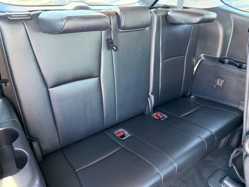 Toyota Highlander Vehicle Image 11