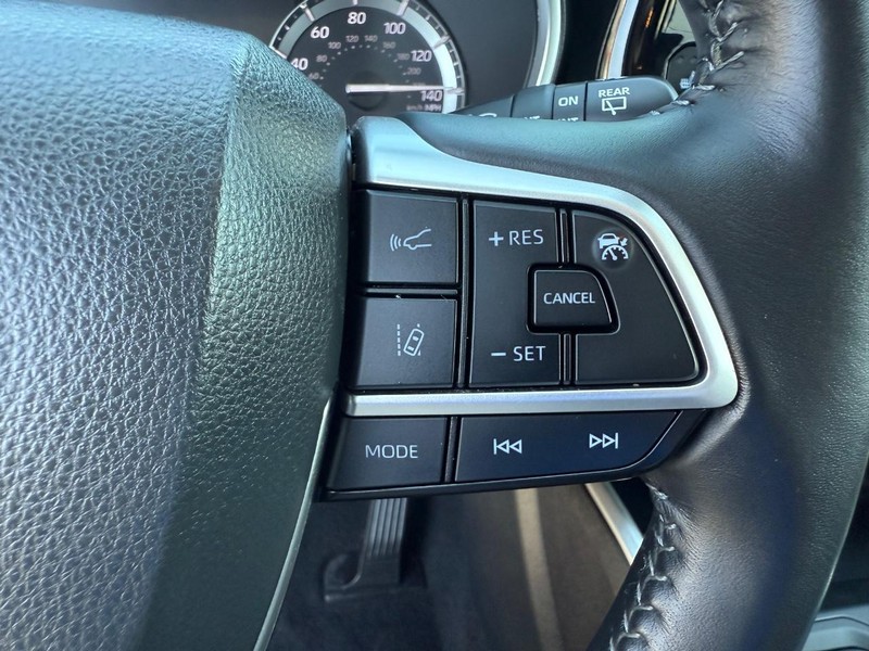 Toyota Highlander Vehicle Image 17