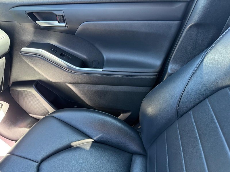 Toyota Highlander Vehicle Image 24