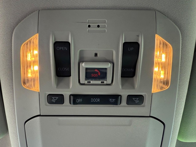 Toyota Highlander Vehicle Image 25