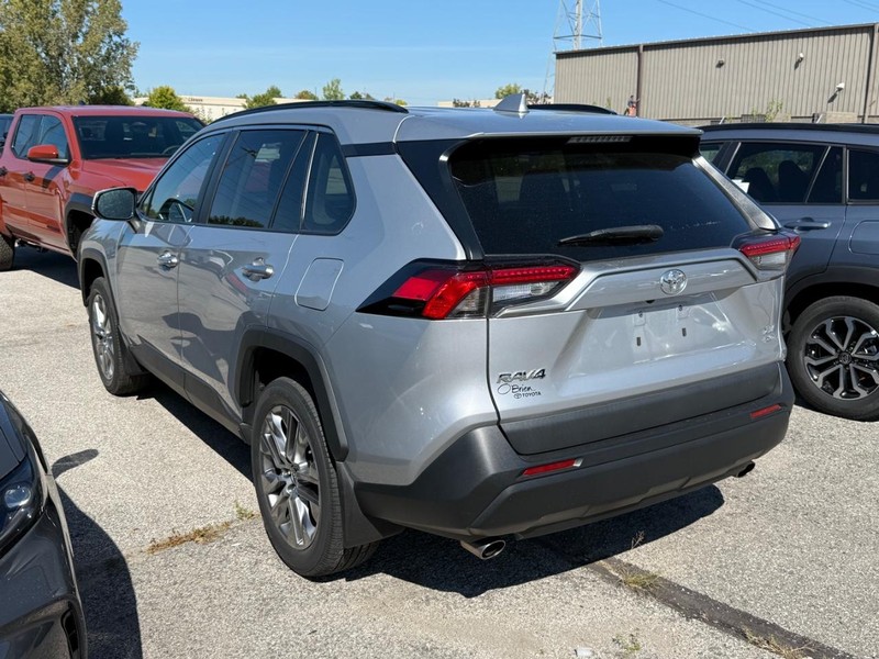 Toyota RAV4 Vehicle Image 03